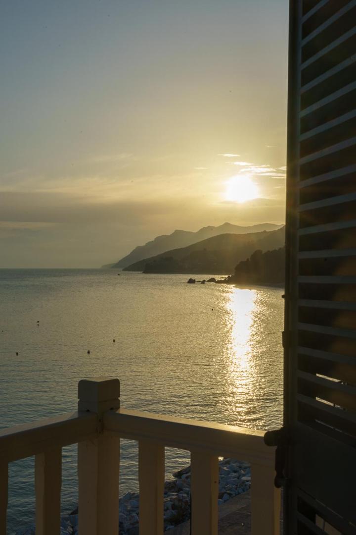 Archontiko Seaside Hotel Platanias  Exterior photo